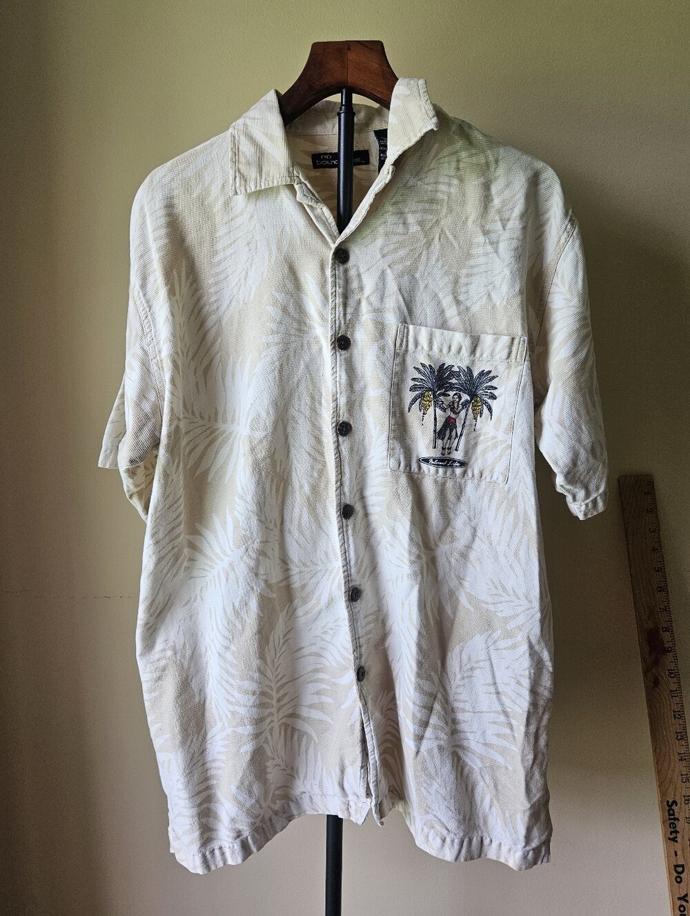No Boundaries Men's Cream Palm-Print Short-Sleeve Button-Down Shirt Size Large